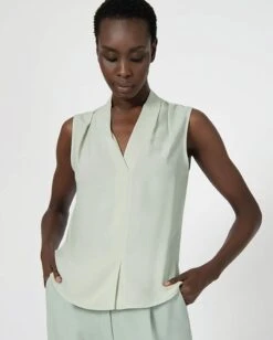 Hard With Style 36 Alivia V-Neck Top