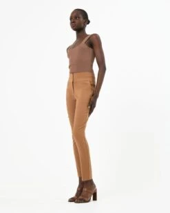 Miami Cropped Sleeveless Knit Top 11 Miami Cropped Sleeveless Knit Top -Hard With Style 22k780icc 4 10436 cm