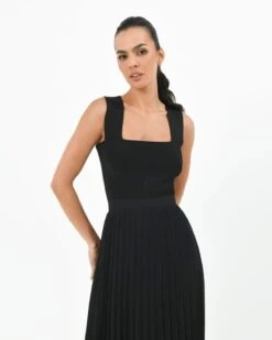 Haylee Tank Knit Top -Hard With Style 22k966blk 3 10882 cm 1