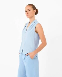 Alivia 2 V-Neck Top -Hard With Style 22t810sbl 2 9624 cm